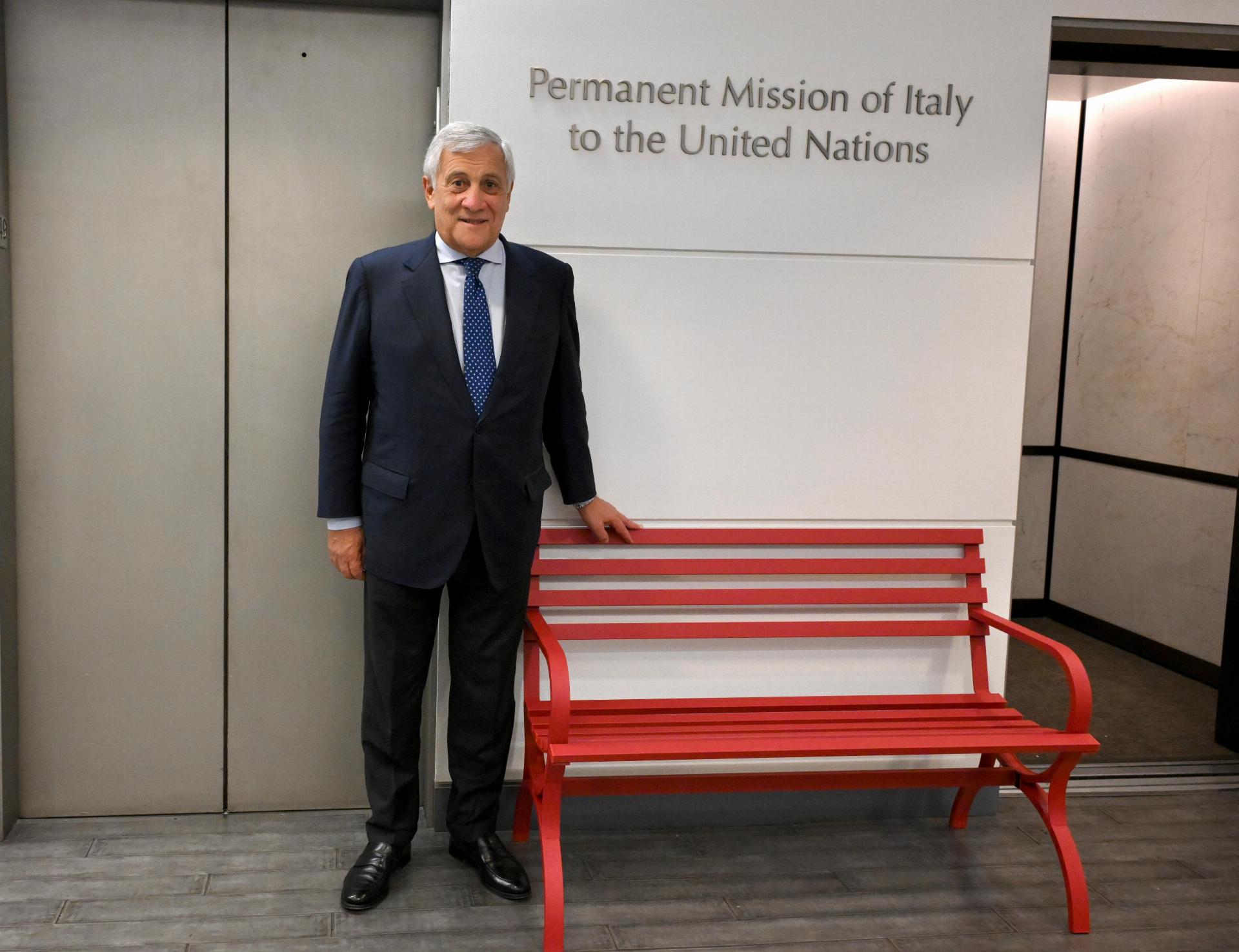 tajani panchina rossa
