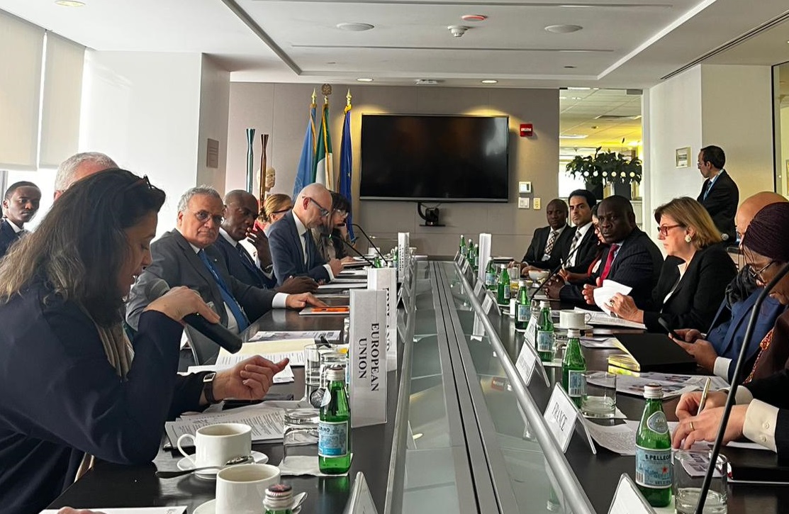 fee60ae4-b998-4608-be64-2a23a4ac3654